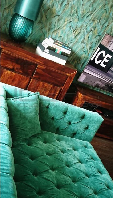 kanapa chesterfield w salonie